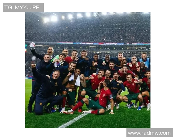 全球足球巨星最新排名揭晓引发热议与关注