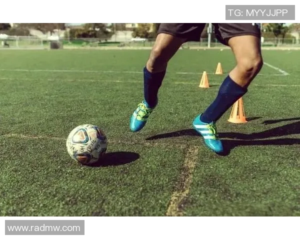 贝氏足球明星盘点他们的成就与影响力分析