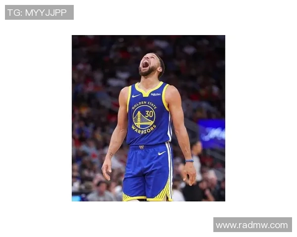 库里三分球总数突破四千大关成为历史第一人再创新高